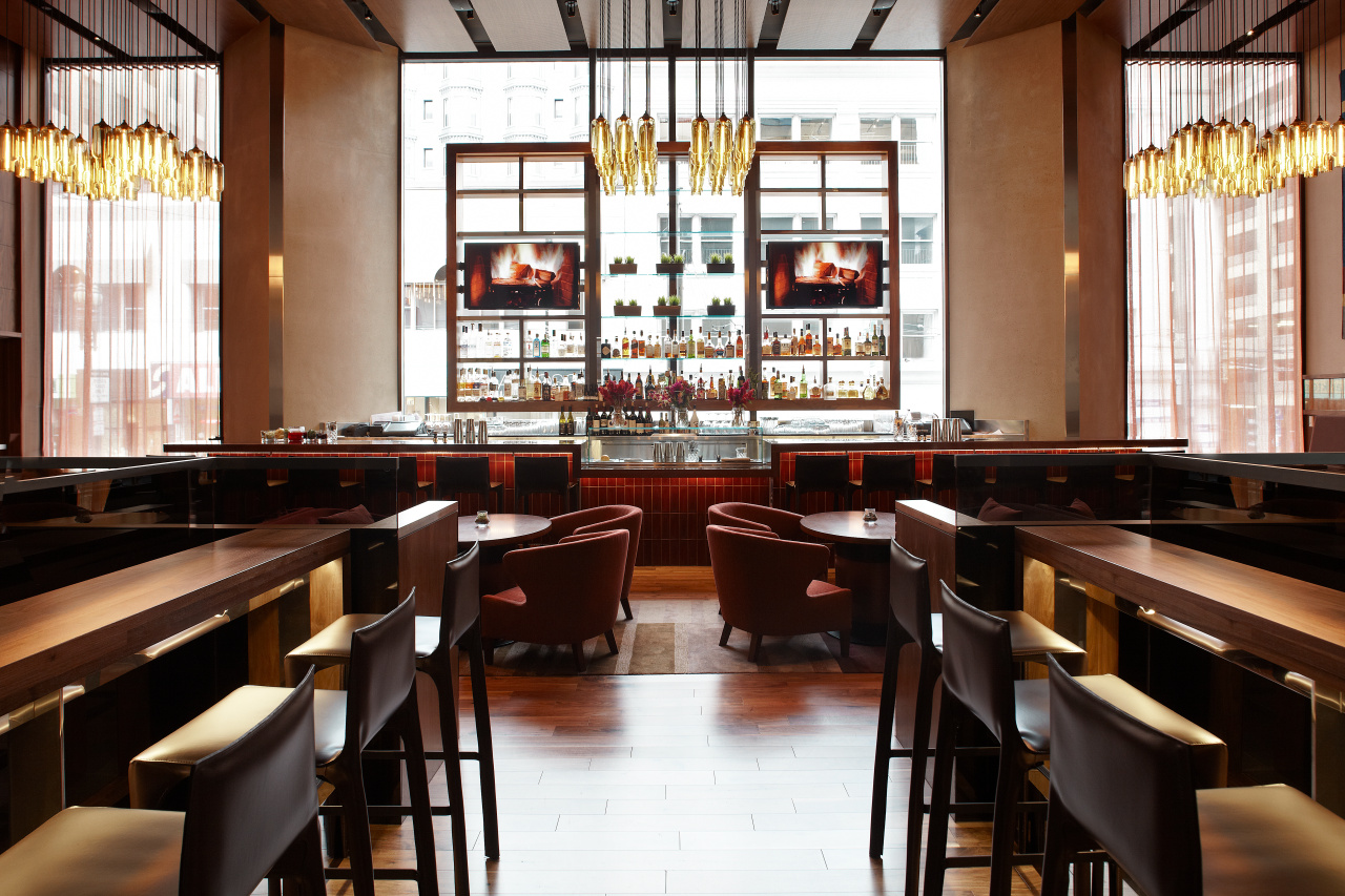 OneUP Restaurant and Lounge