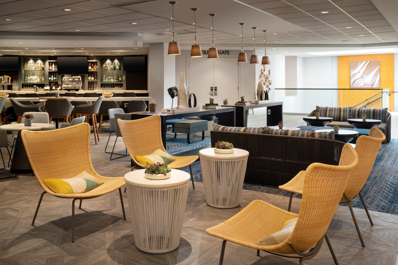 Red Fin Restaurant & Lounge