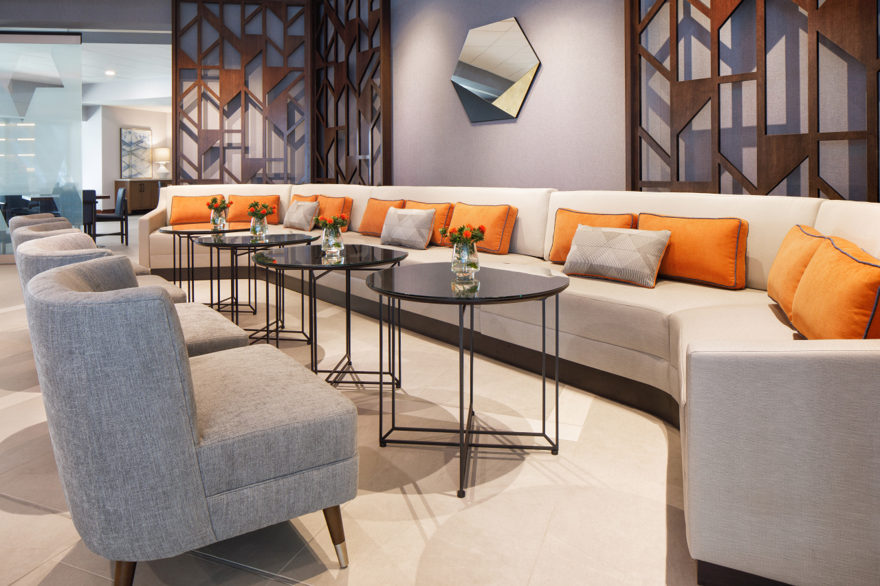 Aurora Restaurant & Bar