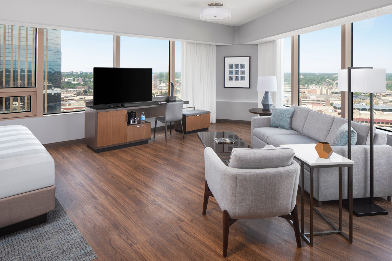 Executive Corner Suite