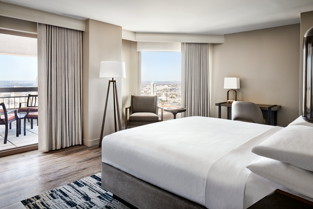 King City View Balcony Guest Room